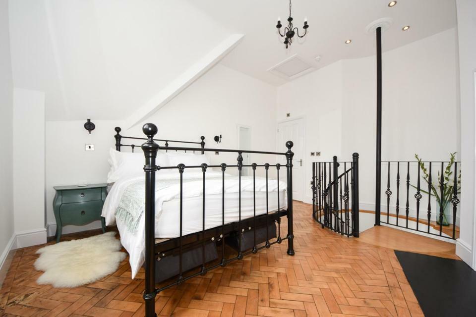 Warwick Post Office Apartment ภายนอก รูปภาพ