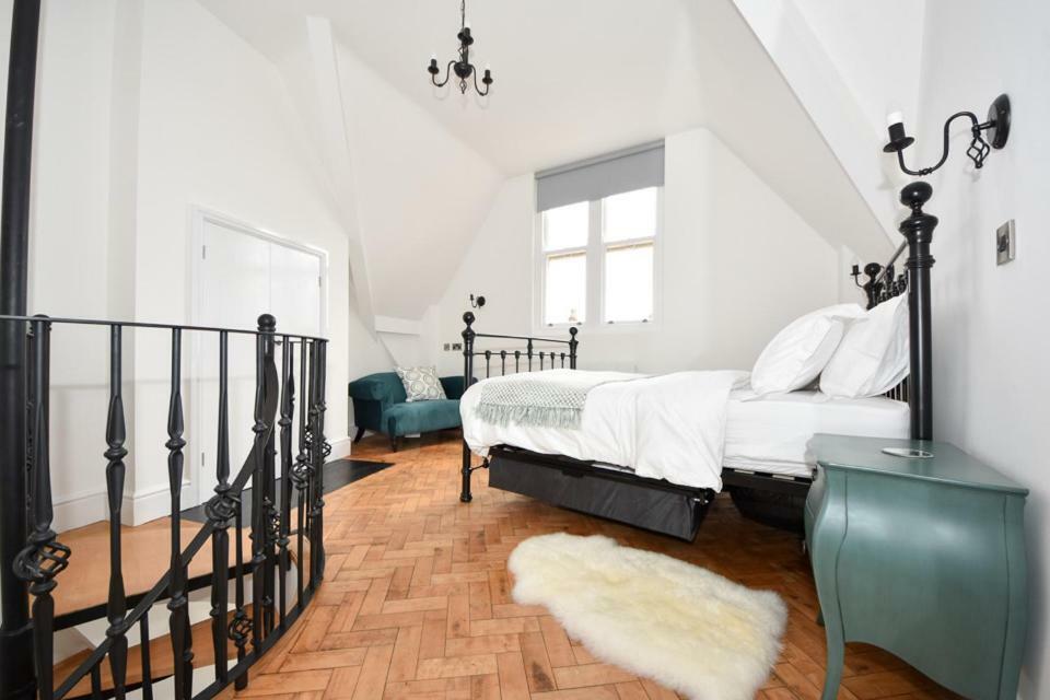 Warwick Post Office Apartment ภายนอก รูปภาพ